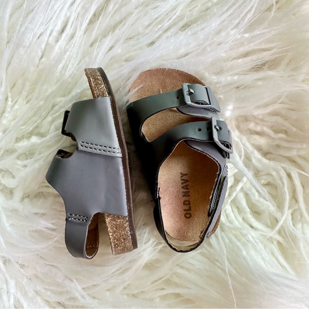 Old Navy Baby Boys Grey Faux Leather Sandals Size 6-12M